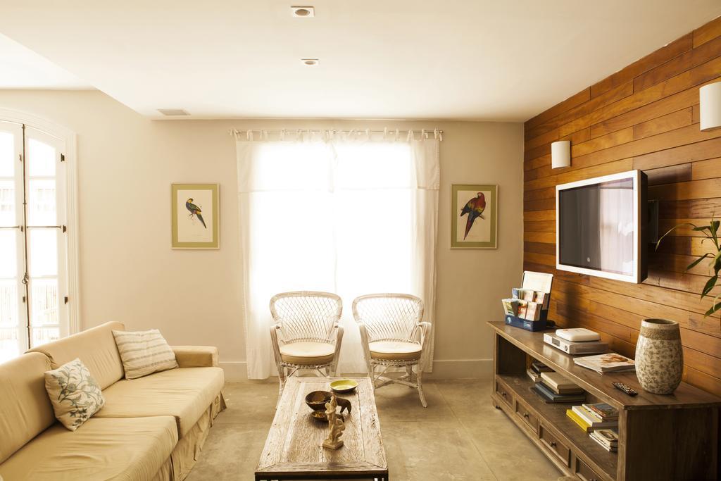 Leblon Spot Design